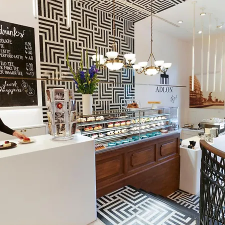 アドロン ケンピンスキー 5*