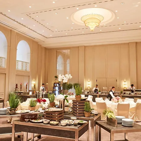 Adlon Kempinski 5*