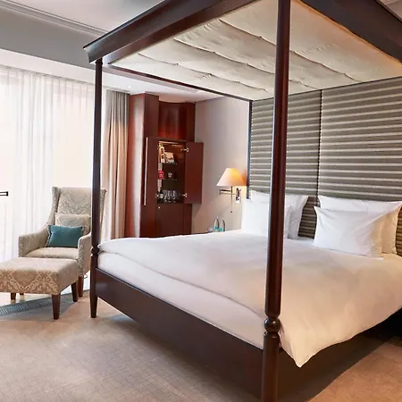 Отель Adlon Kempinski