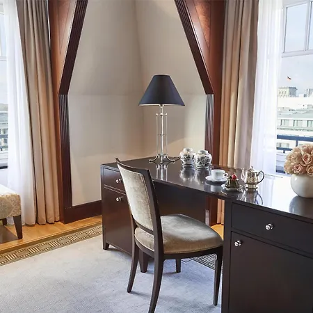 Adlon Kempinski Hotel 5*